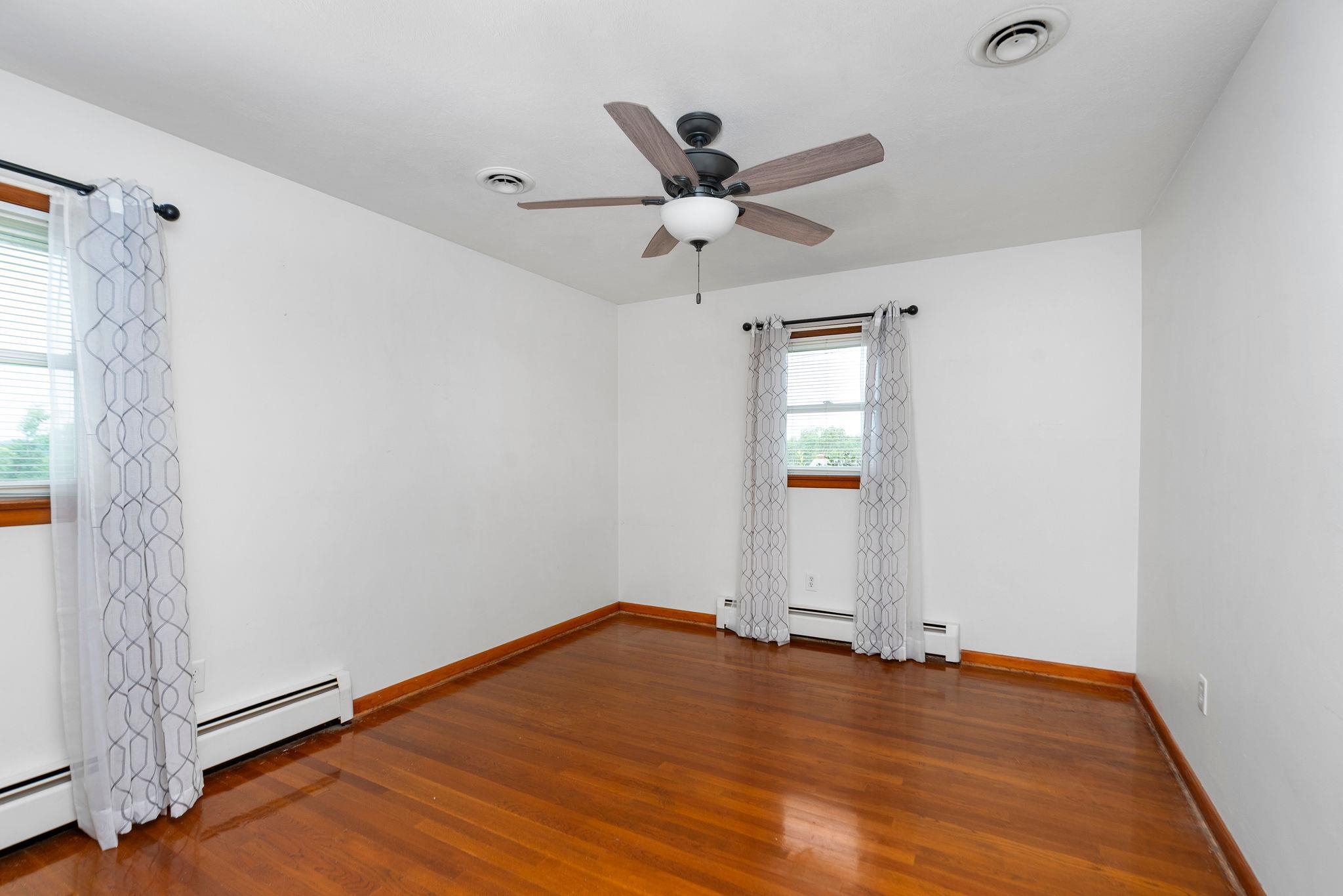 87 INDIAN RIDGE RD, GREENVILLE, Virginia 24440, 3 Bedrooms Bedrooms, ,1 BathroomBathrooms,Residential,87 INDIAN RIDGE RD,668110 MLS # 668110