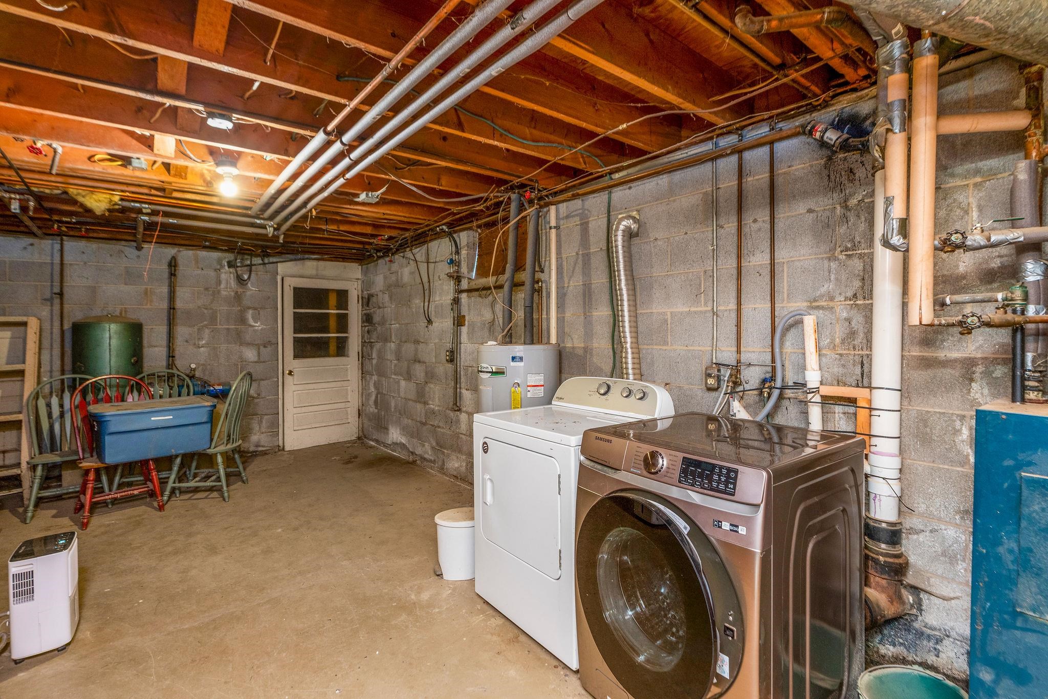 87 INDIAN RIDGE RD, GREENVILLE, Virginia 24440, 3 Bedrooms Bedrooms, ,1 BathroomBathrooms,Residential,87 INDIAN RIDGE RD,668110 MLS # 668110
