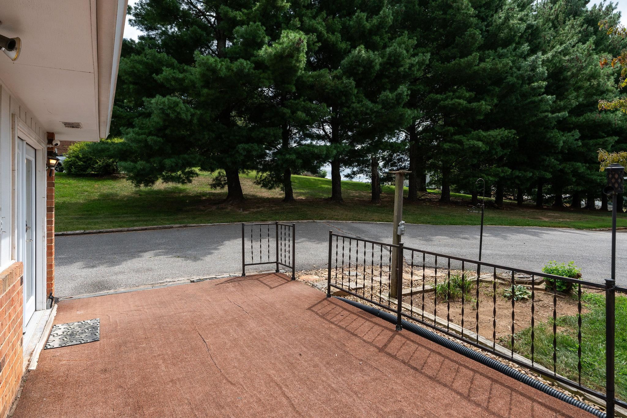 87 INDIAN RIDGE RD, GREENVILLE, Virginia 24440, 3 Bedrooms Bedrooms, ,1 BathroomBathrooms,Residential,87 INDIAN RIDGE RD,668110 MLS # 668110