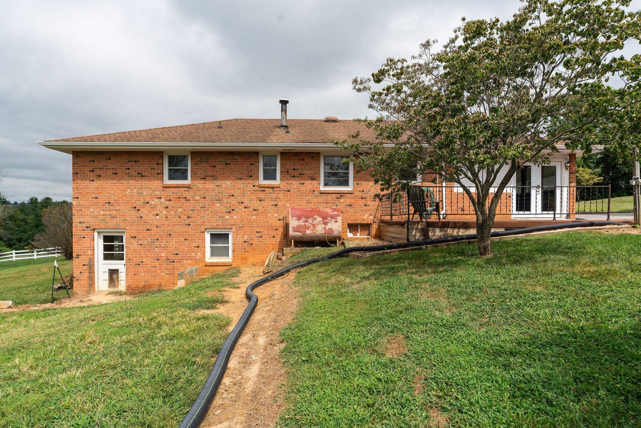 87 INDIAN RIDGE RD, GREENVILLE, Virginia 24440, 3 Bedrooms Bedrooms, ,1 BathroomBathrooms,Residential,87 INDIAN RIDGE RD,668110 MLS # 668110