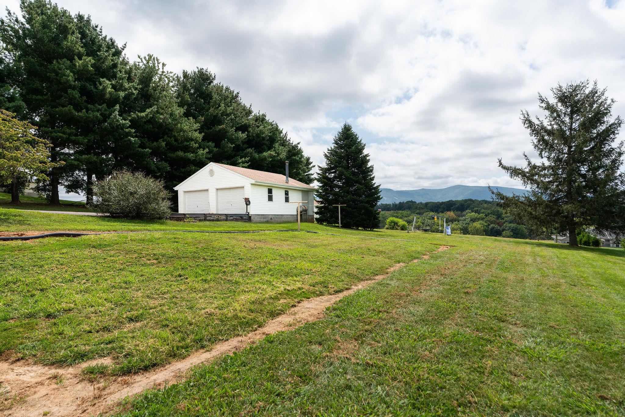 87 INDIAN RIDGE RD, GREENVILLE, Virginia 24440, 3 Bedrooms Bedrooms, ,1 BathroomBathrooms,Residential,87 INDIAN RIDGE RD,668110 MLS # 668110