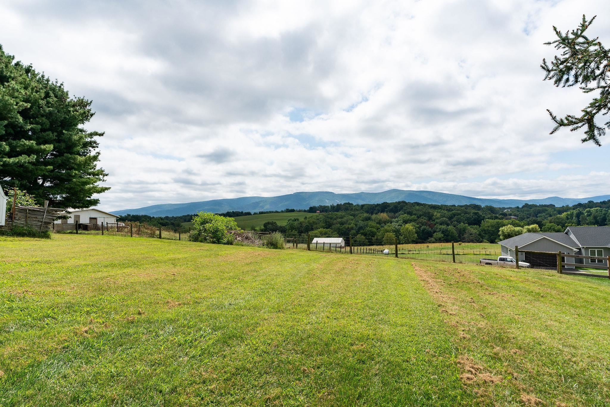 87 INDIAN RIDGE RD, GREENVILLE, Virginia 24440, 3 Bedrooms Bedrooms, ,1 BathroomBathrooms,Residential,87 INDIAN RIDGE RD,668110 MLS # 668110