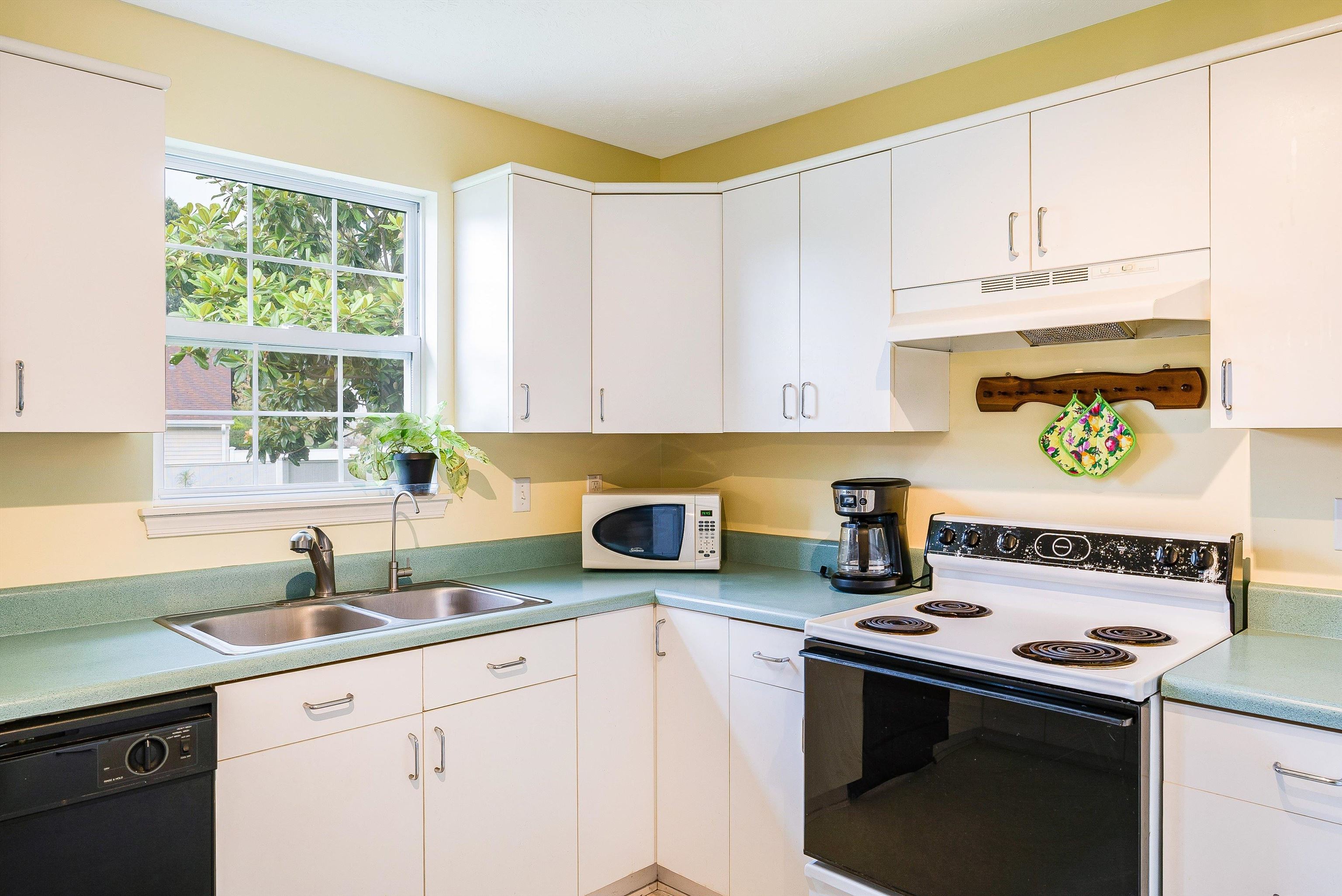305 LANCELOT LN, STAUNTON, Virginia 24401, 3 Bedrooms Bedrooms, ,2 BathroomsBathrooms,Residential,305 LANCELOT LN,668113 MLS # 668113