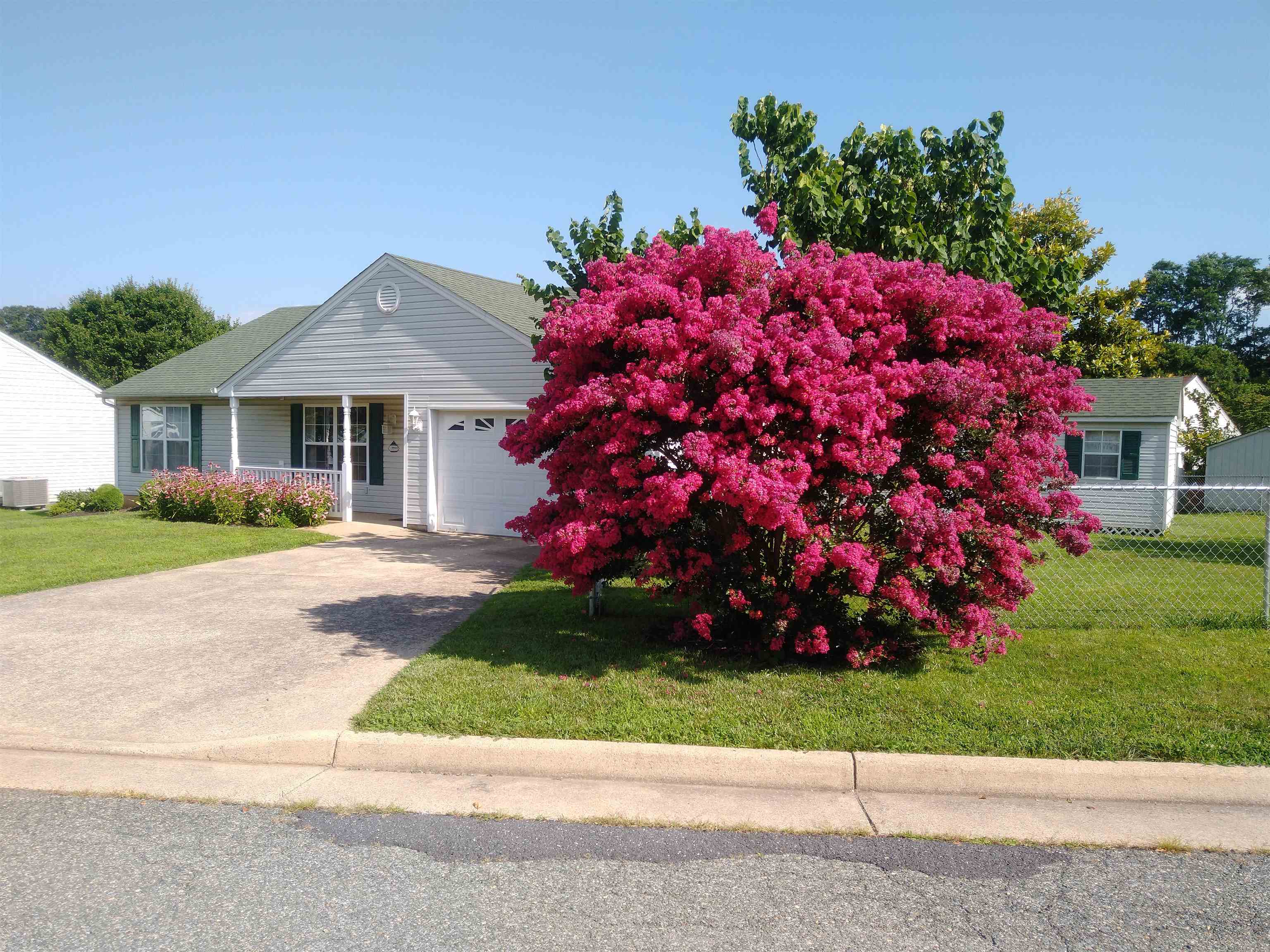 305 LANCELOT LN, STAUNTON, Virginia 24401, 3 Bedrooms Bedrooms, ,2 BathroomsBathrooms,Residential,305 LANCELOT LN,668113 MLS # 668113