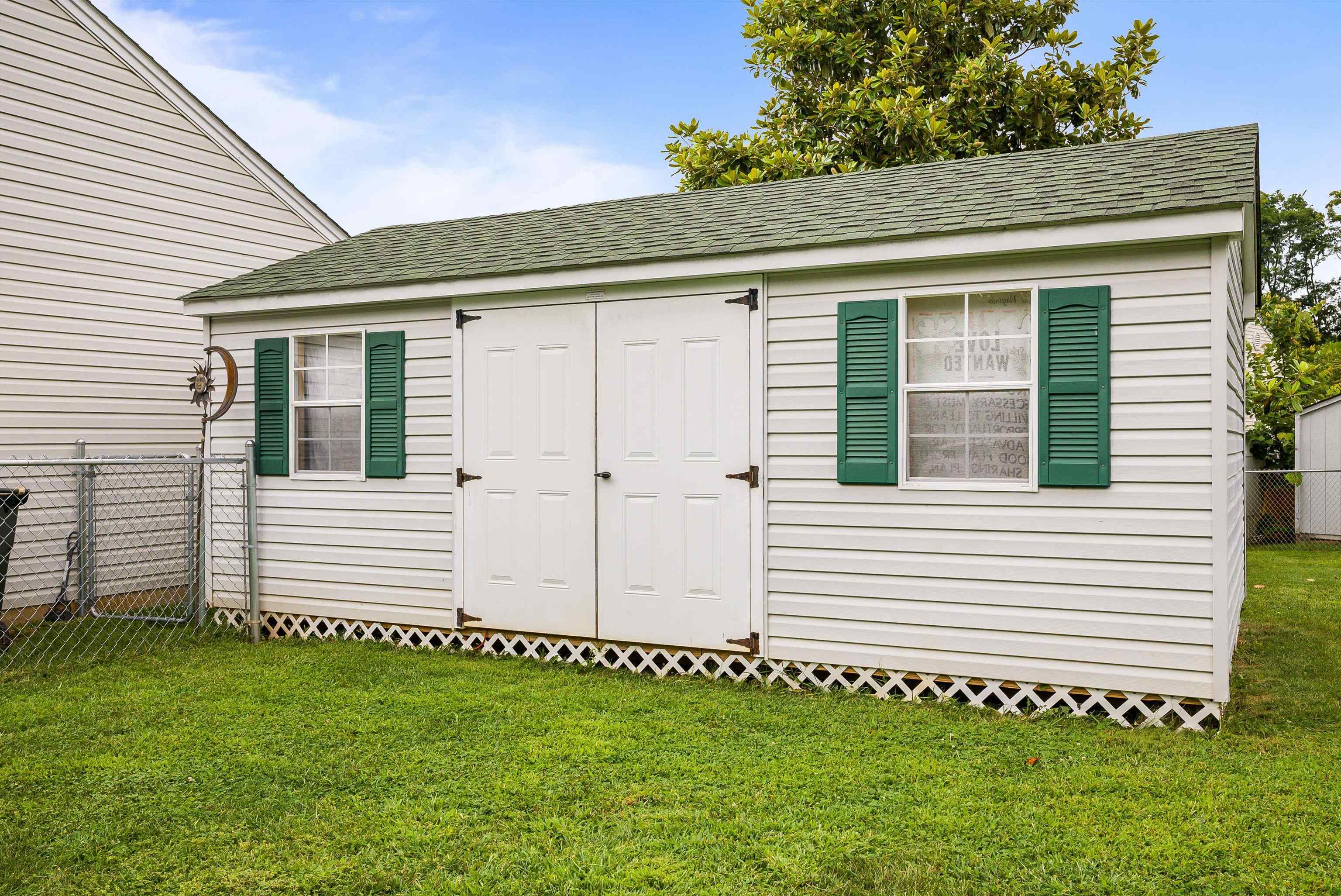 305 LANCELOT LN, STAUNTON, Virginia 24401, 3 Bedrooms Bedrooms, ,2 BathroomsBathrooms,Residential,305 LANCELOT LN,668113 MLS # 668113