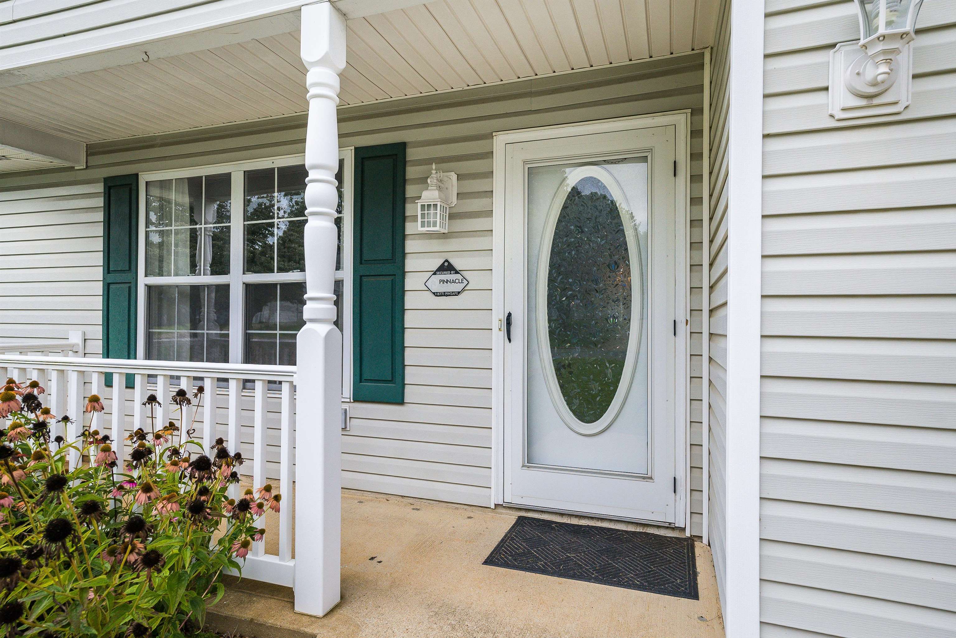 305 LANCELOT LN, STAUNTON, Virginia 24401, 3 Bedrooms Bedrooms, ,2 BathroomsBathrooms,Residential,305 LANCELOT LN,668113 MLS # 668113