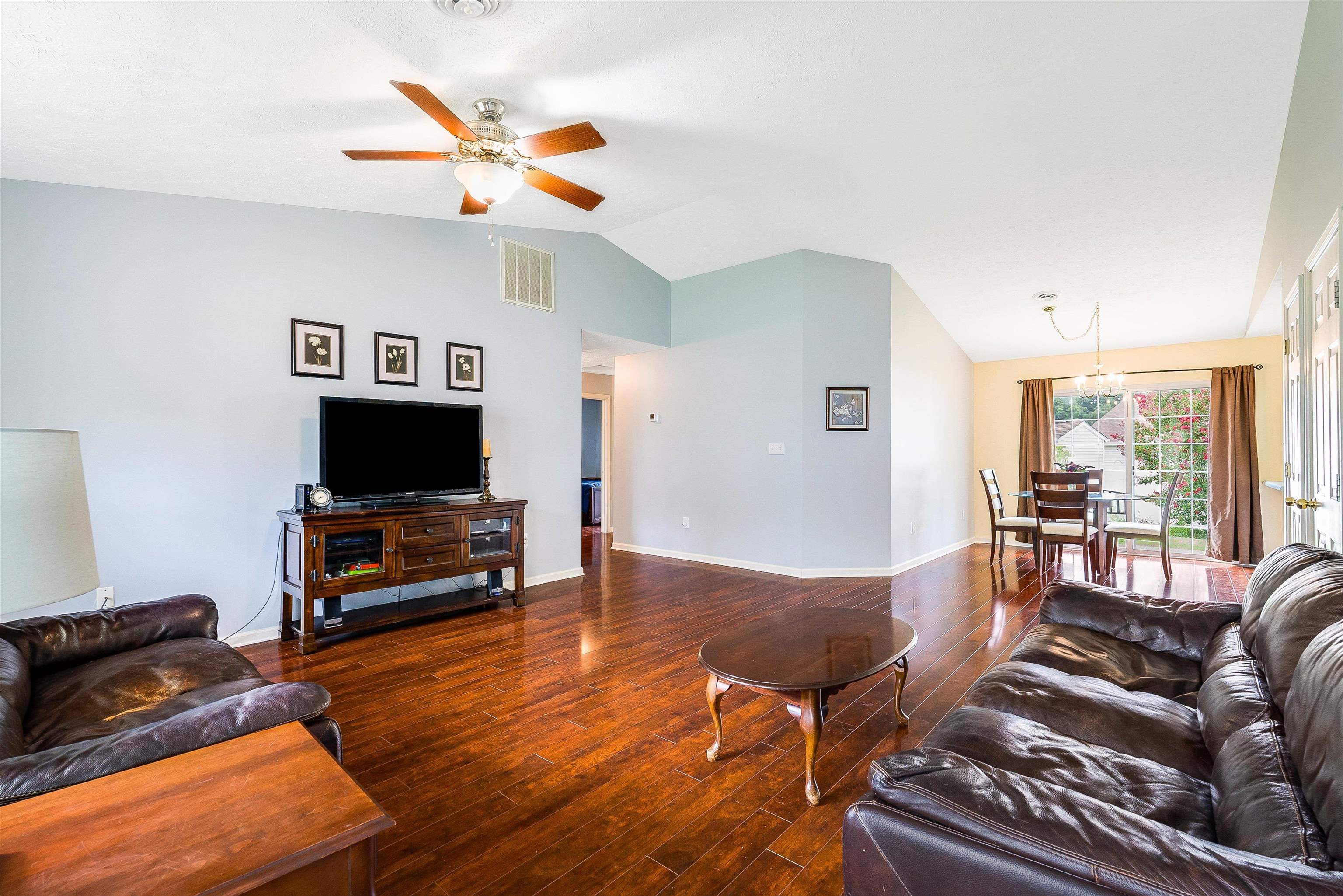 305 LANCELOT LN, STAUNTON, Virginia 24401, 3 Bedrooms Bedrooms, ,2 BathroomsBathrooms,Residential,305 LANCELOT LN,668113 MLS # 668113