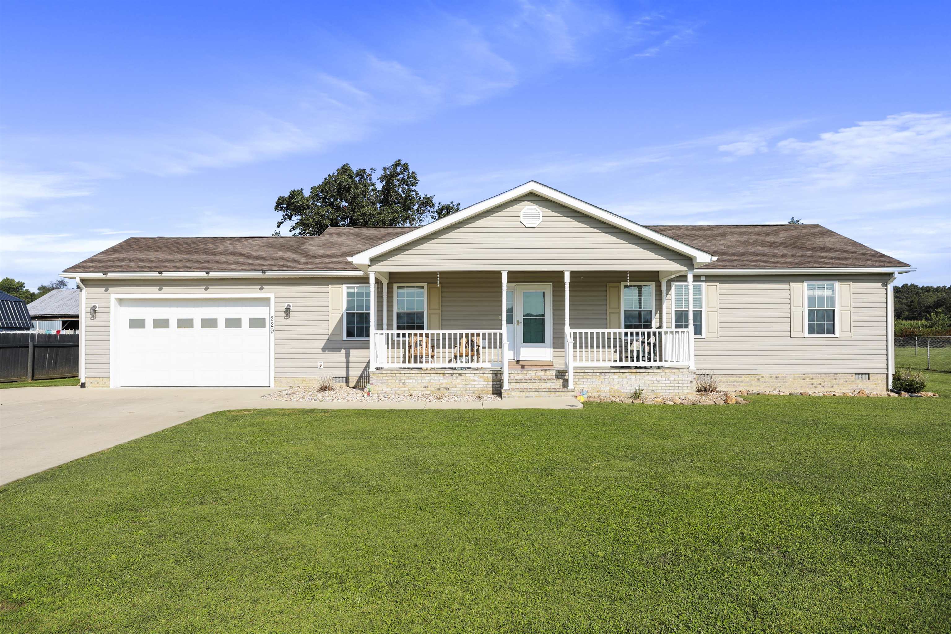 229 FROGTOWN RD, EDINBURG, Virginia 22824, 3 Bedrooms Bedrooms, ,2 BathroomsBathrooms,Residential,229 FROGTOWN RD,668117 MLS # 668117