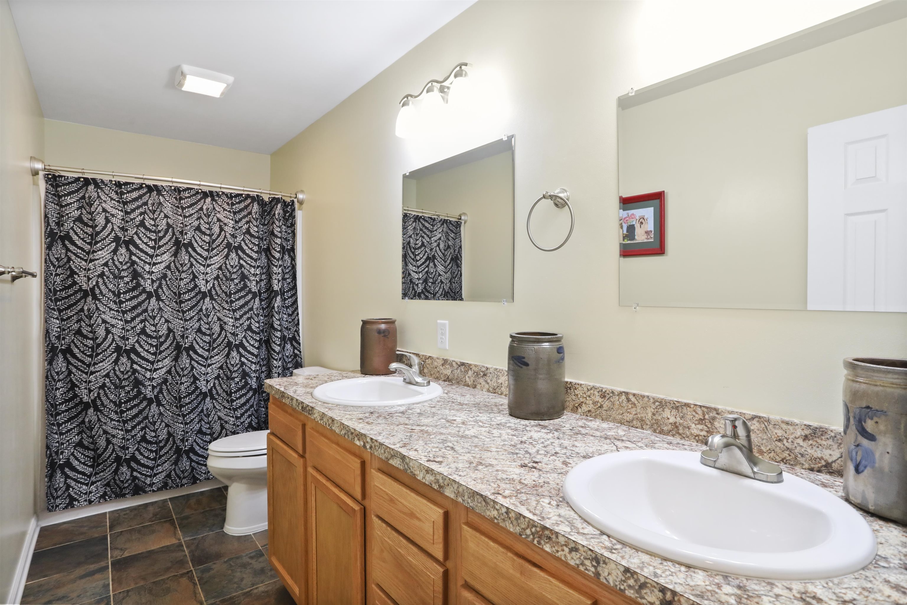229 FROGTOWN RD, EDINBURG, Virginia 22824, 3 Bedrooms Bedrooms, ,2 BathroomsBathrooms,Residential,229 FROGTOWN RD,668117 MLS # 668117