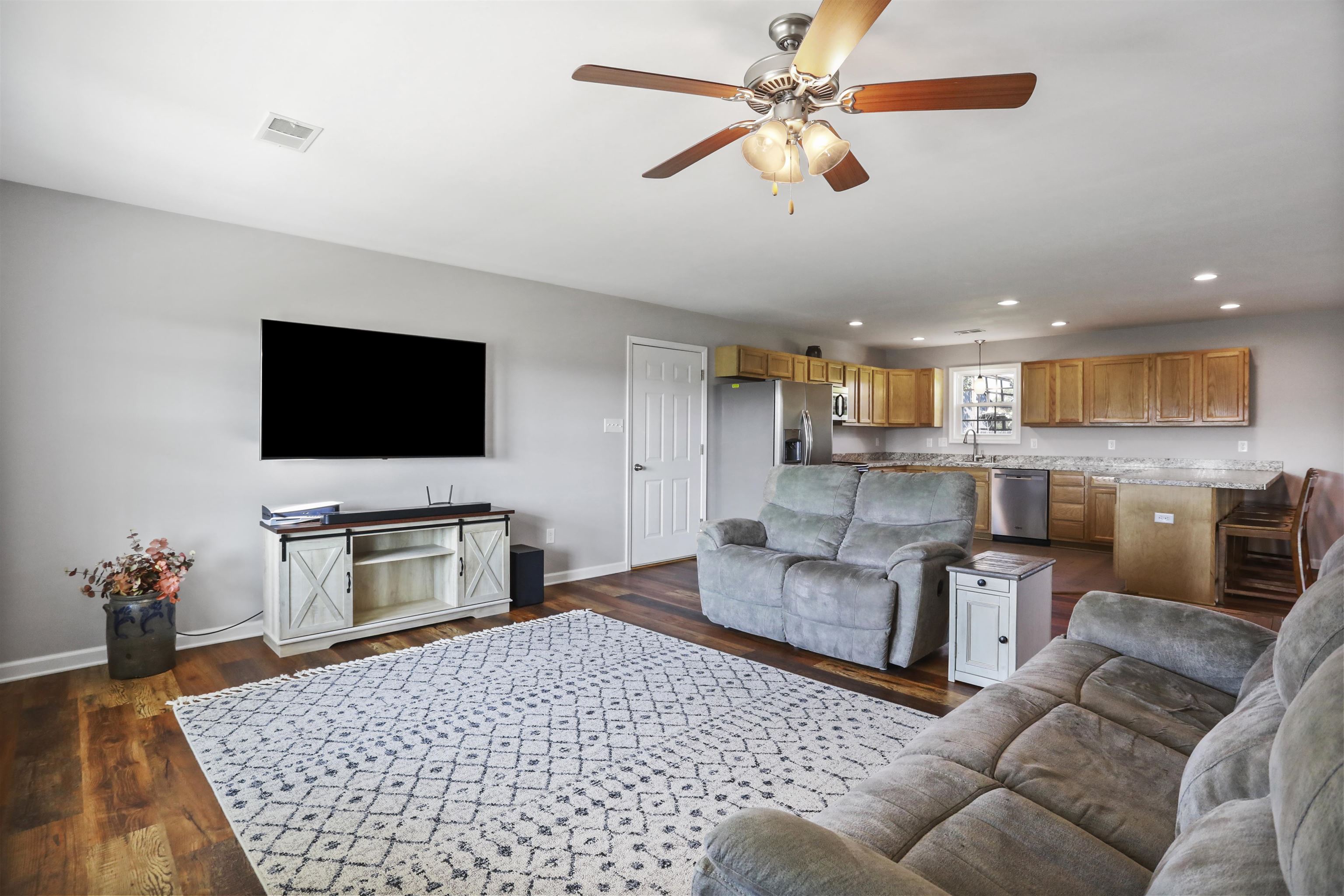 229 FROGTOWN RD, EDINBURG, Virginia 22824, 3 Bedrooms Bedrooms, ,2 BathroomsBathrooms,Residential,229 FROGTOWN RD,668117 MLS # 668117
