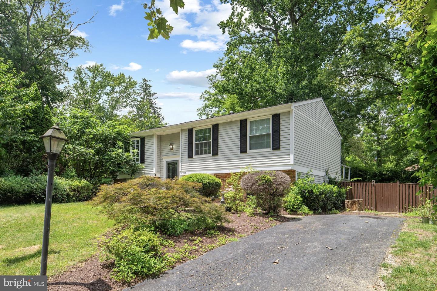 9117 HUNTING PINES PL, FAIRFAX, Virginia 22032, 4 Bedrooms Bedrooms, ,4 BathroomsBathrooms,Residential,For sale,9117 HUNTING PINES PL,VAFX2254800 MLS # VAFX2254800