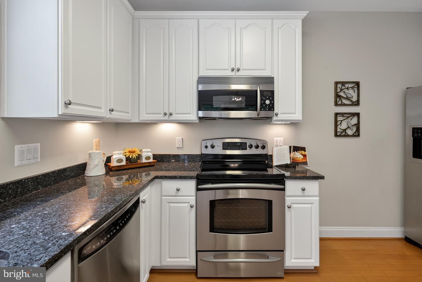 7880 ROLLING WOODS CT #204, SPRINGFIELD, Virginia 22152, 2 Bedrooms Bedrooms, 7 Rooms Rooms,2 BathroomsBathrooms,Residential,For sale,7880 ROLLING WOODS CT #204,VAFX2259570 MLS # VAFX2259570