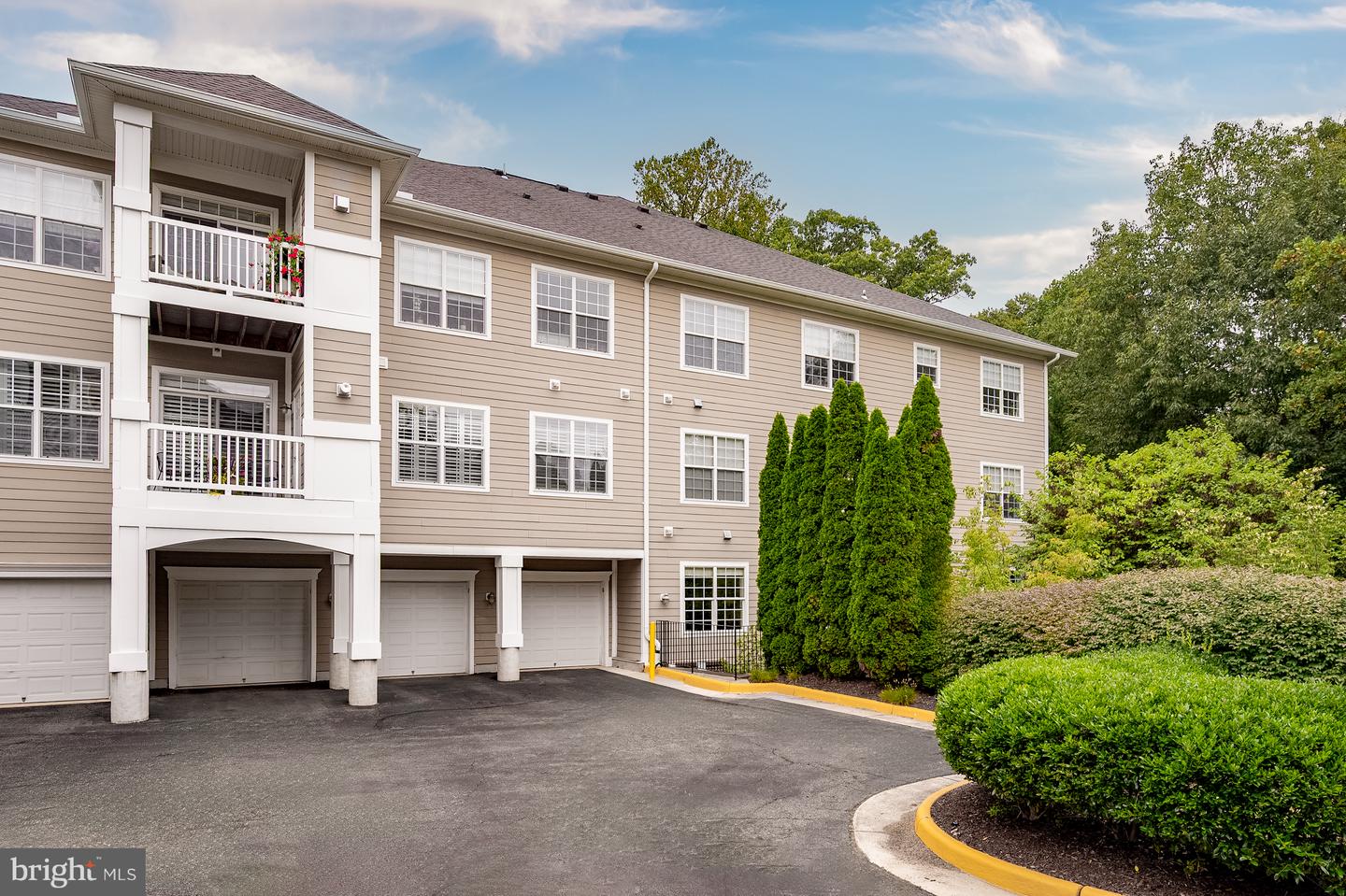 7880 ROLLING WOODS CT #204, SPRINGFIELD, Virginia 22152, 2 Bedrooms Bedrooms, 7 Rooms Rooms,2 BathroomsBathrooms,Residential,For sale,7880 ROLLING WOODS CT #204,VAFX2259570 MLS # VAFX2259570