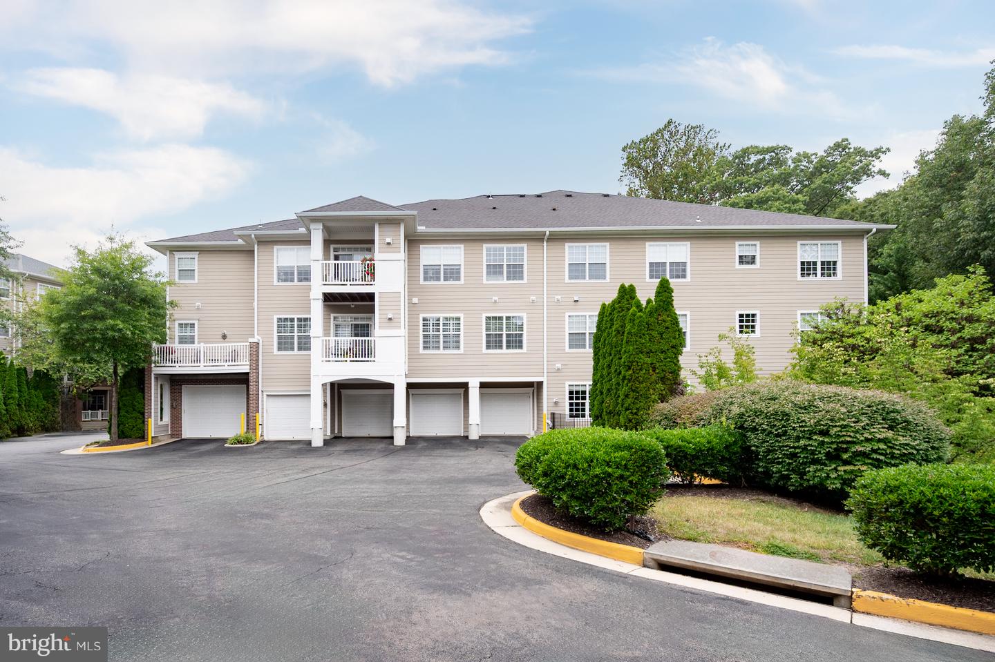7880 ROLLING WOODS CT #204, SPRINGFIELD, Virginia 22152, 2 Bedrooms Bedrooms, 7 Rooms Rooms,2 BathroomsBathrooms,Residential,For sale,7880 ROLLING WOODS CT #204,VAFX2259570 MLS # VAFX2259570