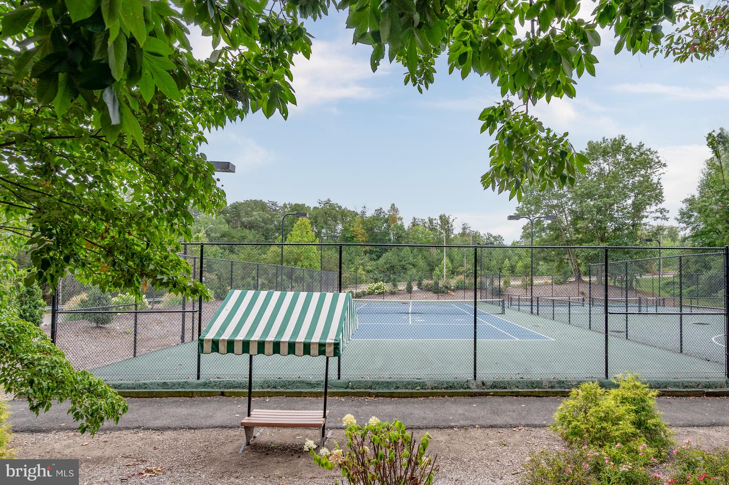 7880 ROLLING WOODS CT #204, SPRINGFIELD, Virginia 22152, 2 Bedrooms Bedrooms, 7 Rooms Rooms,2 BathroomsBathrooms,Residential,For sale,7880 ROLLING WOODS CT #204,VAFX2259570 MLS # VAFX2259570