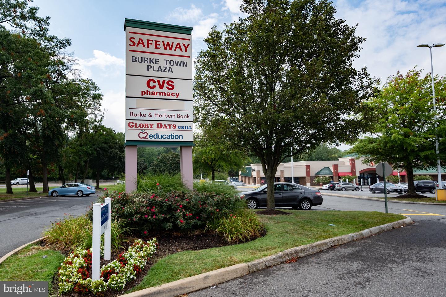 7880 ROLLING WOODS CT #204, SPRINGFIELD, Virginia 22152, 2 Bedrooms Bedrooms, 7 Rooms Rooms,2 BathroomsBathrooms,Residential,For sale,7880 ROLLING WOODS CT #204,VAFX2259570 MLS # VAFX2259570
