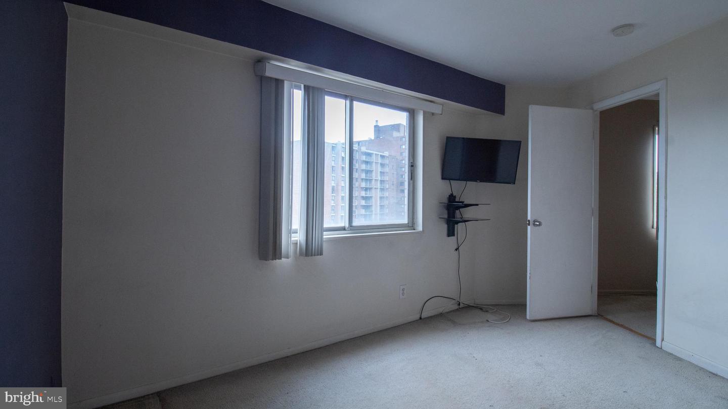 5340 HOLMES RUN PKWY #1003, ALEXANDRIA, Virginia 22304, 1 Bedroom Bedrooms, ,1 BathroomBathrooms,Residential,For sale,5340 HOLMES RUN PKWY #1003,VAAX2048260 MLS # VAAX2048260