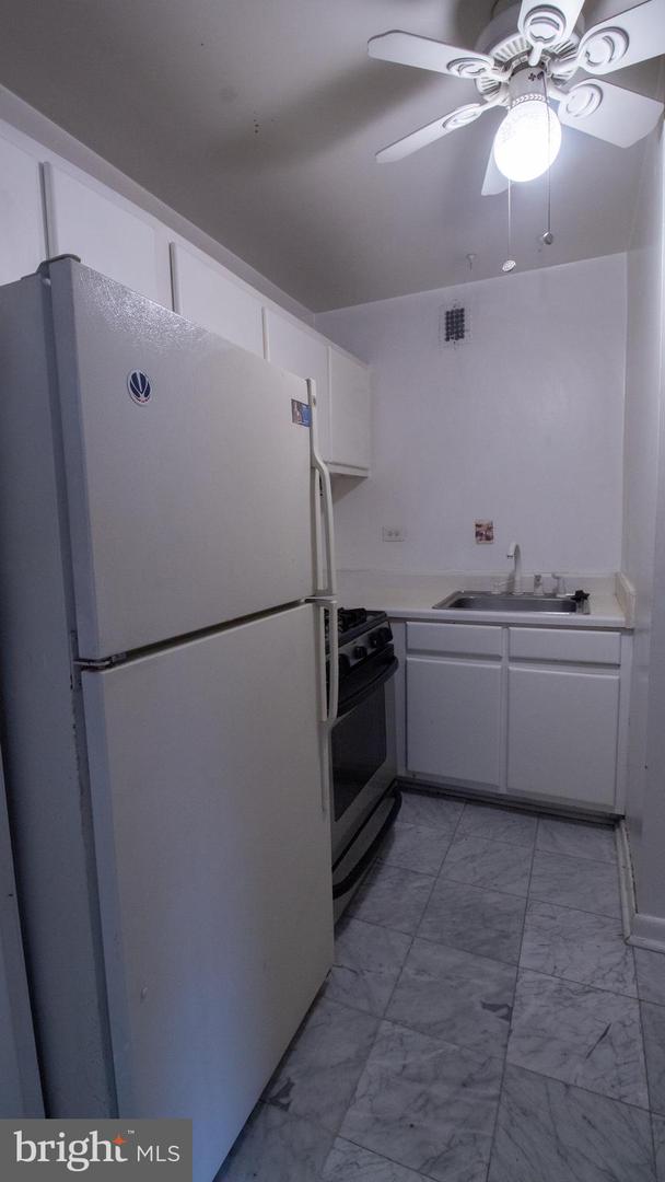 5340 HOLMES RUN PKWY #1003, ALEXANDRIA, Virginia 22304, 1 Bedroom Bedrooms, ,1 BathroomBathrooms,Residential,For sale,5340 HOLMES RUN PKWY #1003,VAAX2048260 MLS # VAAX2048260