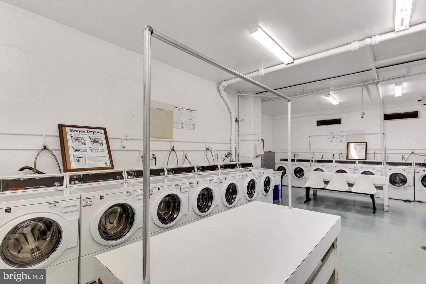 5340 HOLMES RUN PKWY #1003, ALEXANDRIA, Virginia 22304, 1 Bedroom Bedrooms, ,1 BathroomBathrooms,Residential,For sale,5340 HOLMES RUN PKWY #1003,VAAX2048260 MLS # VAAX2048260