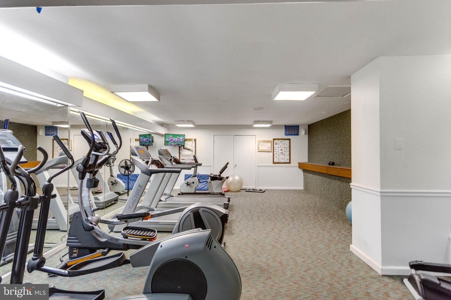 5340 HOLMES RUN PKWY #1003, ALEXANDRIA, Virginia 22304, 1 Bedroom Bedrooms, ,1 BathroomBathrooms,Residential,For sale,5340 HOLMES RUN PKWY #1003,VAAX2048260 MLS # VAAX2048260