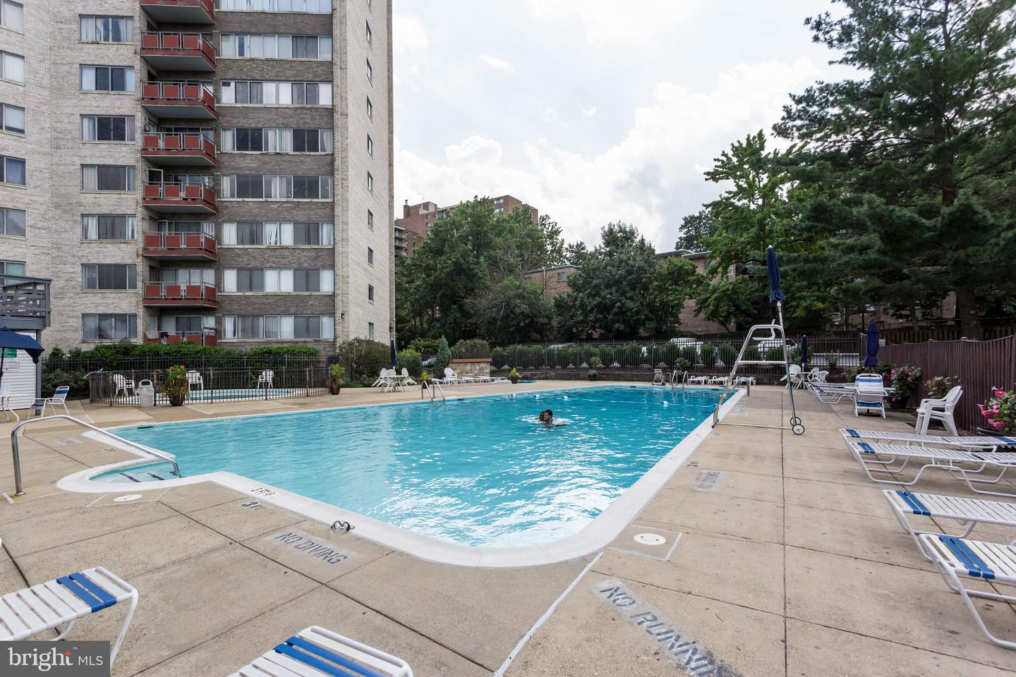 5340 HOLMES RUN PKWY #1003, ALEXANDRIA, Virginia 22304, 1 Bedroom Bedrooms, ,1 BathroomBathrooms,Residential,For sale,5340 HOLMES RUN PKWY #1003,VAAX2048260 MLS # VAAX2048260