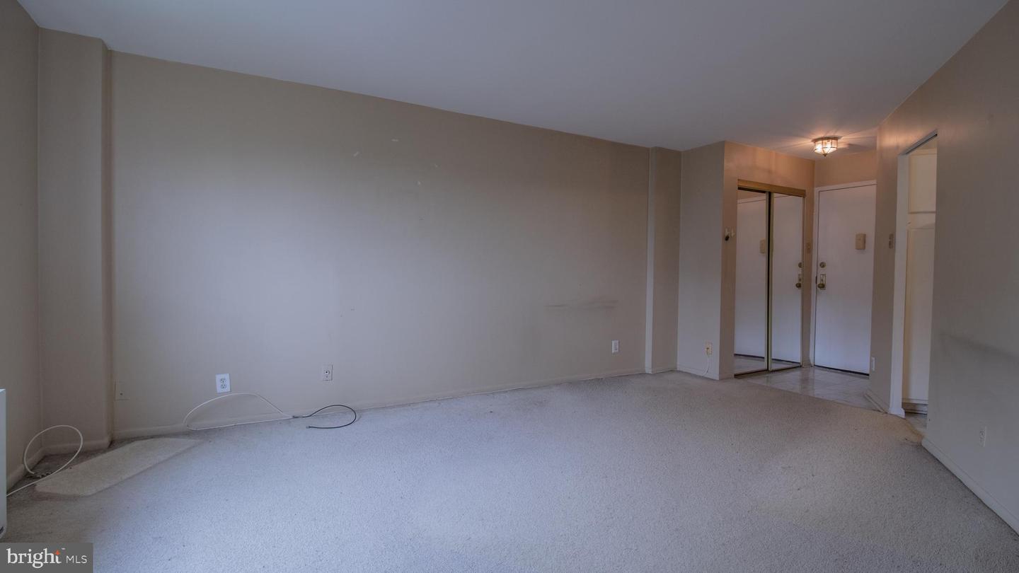 5340 HOLMES RUN PKWY #1003, ALEXANDRIA, Virginia 22304, 1 Bedroom Bedrooms, ,1 BathroomBathrooms,Residential,For sale,5340 HOLMES RUN PKWY #1003,VAAX2048260 MLS # VAAX2048260