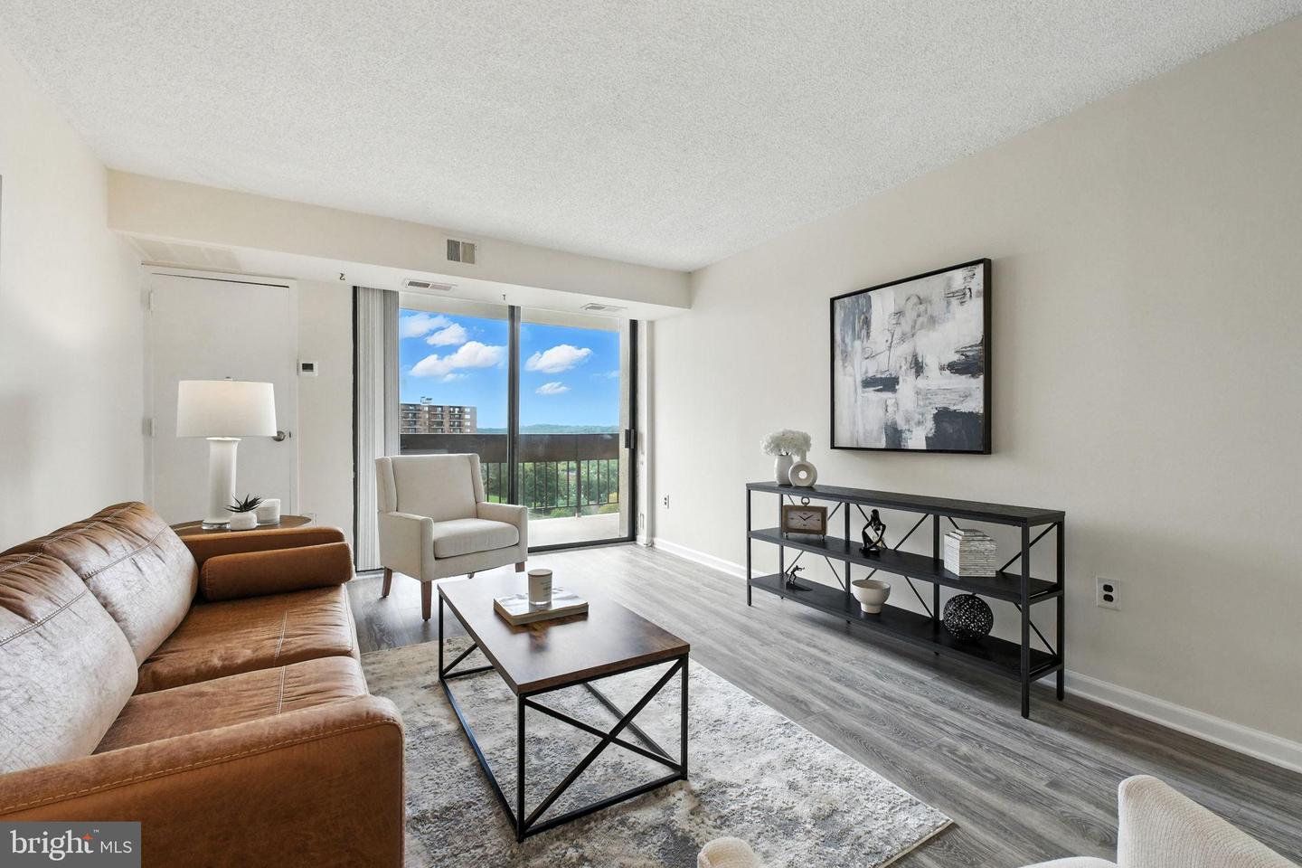 5300 HOLMES RUN PKWY #1210, ALEXANDRIA, Virginia 22304, 1 Bedroom Bedrooms, 2 Rooms Rooms,1 BathroomBathrooms,Residential,For sale,5300 HOLMES RUN PKWY #1210,VAAX2048396 MLS # VAAX2048396