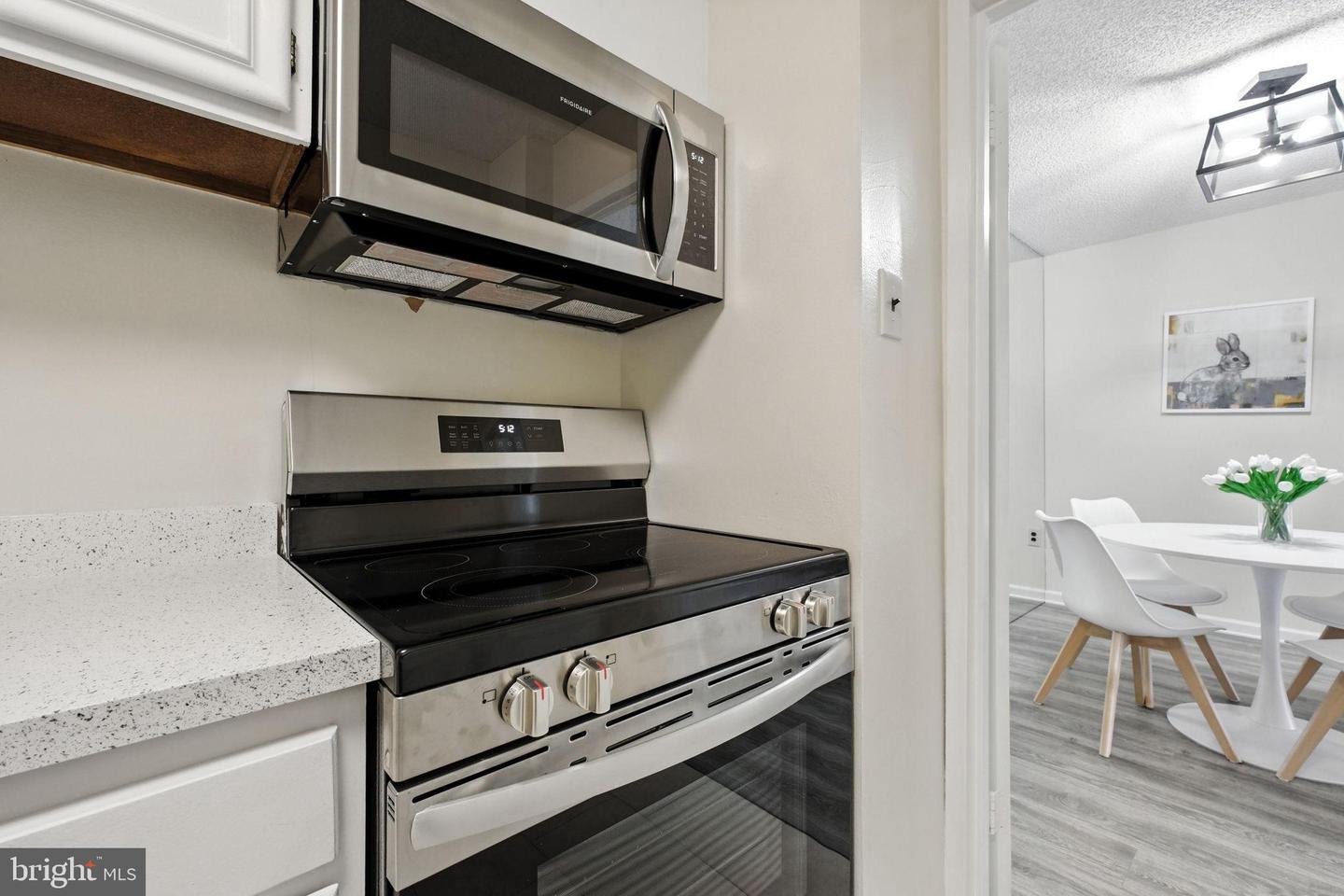 5300 HOLMES RUN PKWY #1210, ALEXANDRIA, Virginia 22304, 1 Bedroom Bedrooms, 2 Rooms Rooms,1 BathroomBathrooms,Residential,For sale,5300 HOLMES RUN PKWY #1210,VAAX2048396 MLS # VAAX2048396
