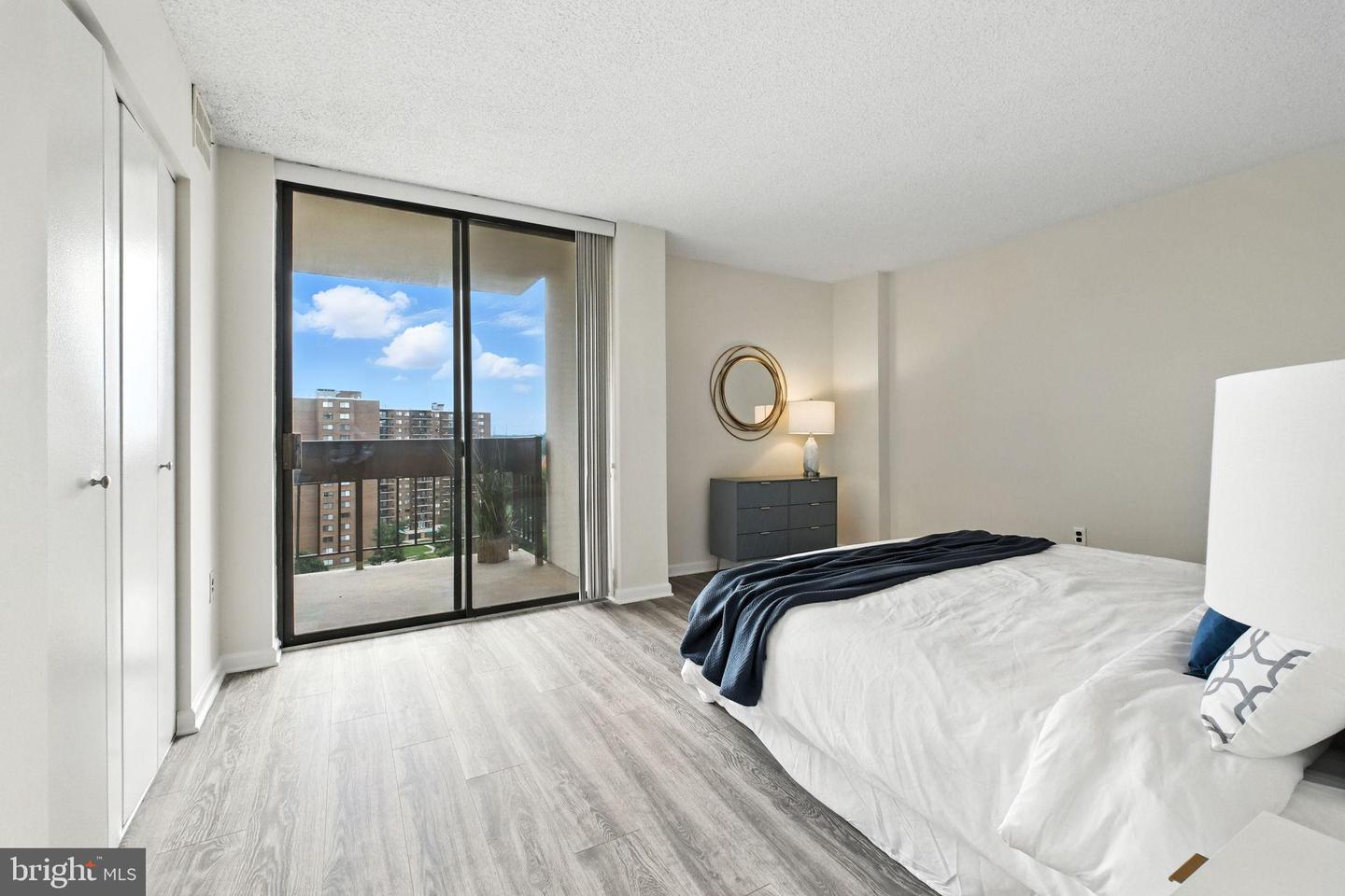 5300 HOLMES RUN PKWY #1210, ALEXANDRIA, Virginia 22304, 1 Bedroom Bedrooms, 2 Rooms Rooms,1 BathroomBathrooms,Residential,For sale,5300 HOLMES RUN PKWY #1210,VAAX2048396 MLS # VAAX2048396