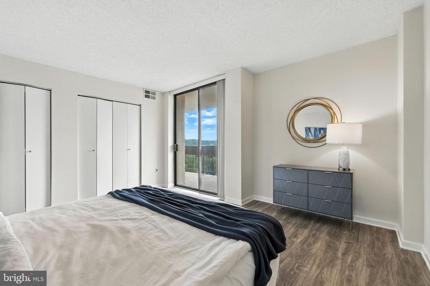 5300 HOLMES RUN PKWY #1210, ALEXANDRIA, Virginia 22304, 1 Bedroom Bedrooms, 2 Rooms Rooms,1 BathroomBathrooms,Residential,For sale,5300 HOLMES RUN PKWY #1210,VAAX2048396 MLS # VAAX2048396