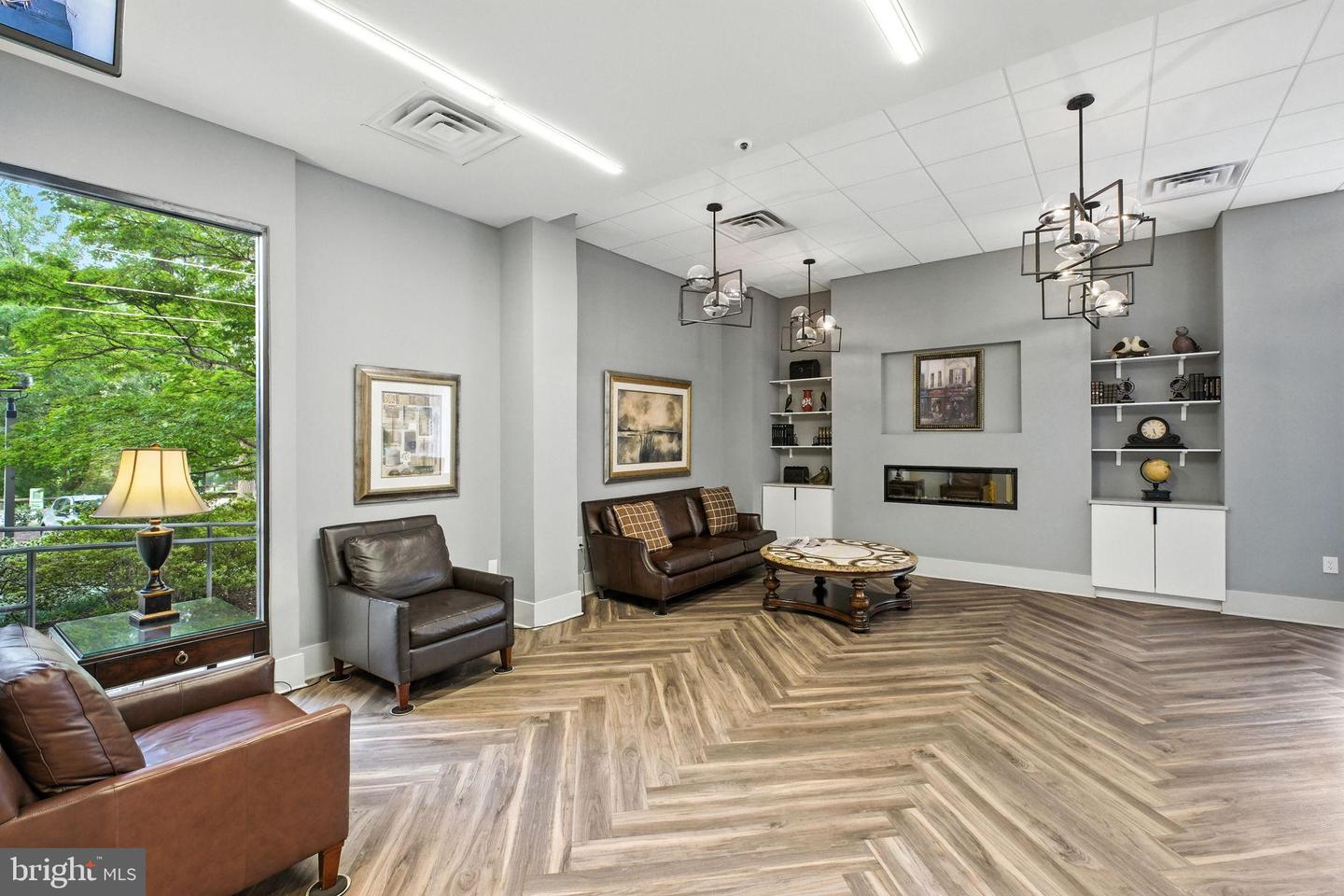 5300 HOLMES RUN PKWY #1210, ALEXANDRIA, Virginia 22304, 1 Bedroom Bedrooms, 2 Rooms Rooms,1 BathroomBathrooms,Residential,For sale,5300 HOLMES RUN PKWY #1210,VAAX2048396 MLS # VAAX2048396
