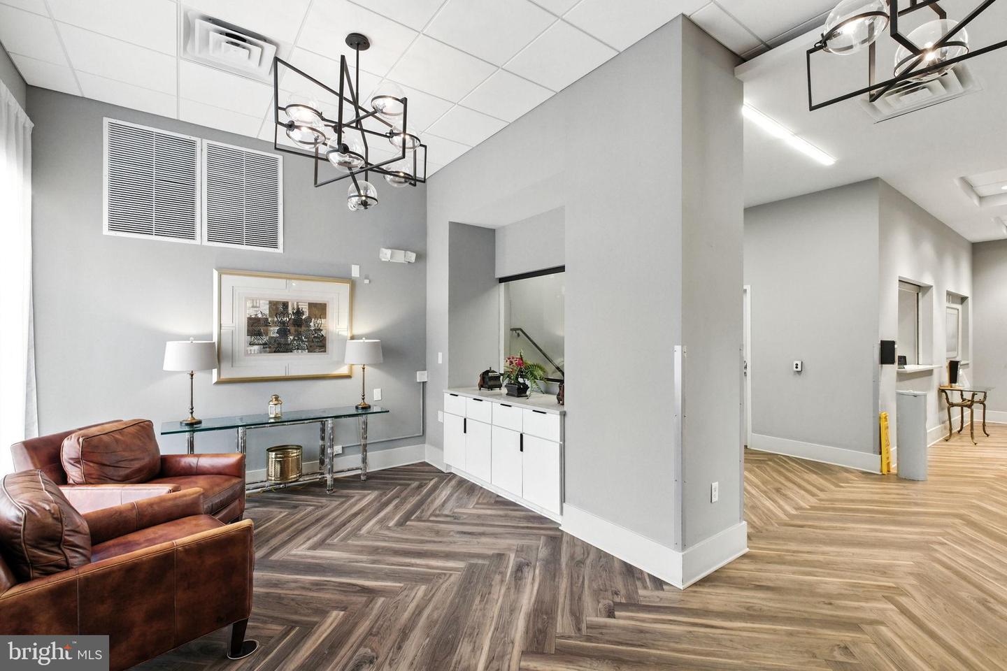 5300 HOLMES RUN PKWY #1210, ALEXANDRIA, Virginia 22304, 1 Bedroom Bedrooms, 2 Rooms Rooms,1 BathroomBathrooms,Residential,For sale,5300 HOLMES RUN PKWY #1210,VAAX2048396 MLS # VAAX2048396