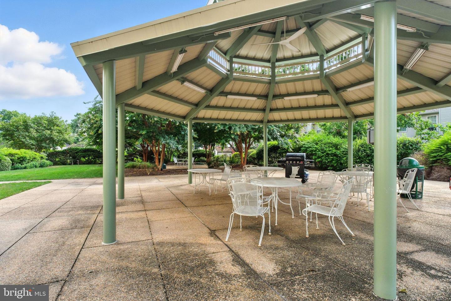 5300 HOLMES RUN PKWY #1210, ALEXANDRIA, Virginia 22304, 1 Bedroom Bedrooms, 2 Rooms Rooms,1 BathroomBathrooms,Residential,For sale,5300 HOLMES RUN PKWY #1210,VAAX2048396 MLS # VAAX2048396