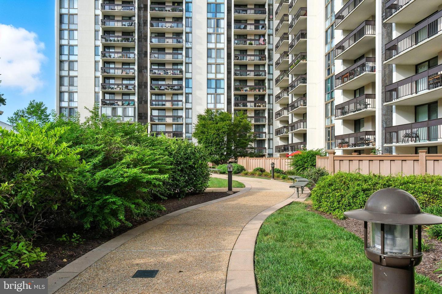 5300 HOLMES RUN PKWY #1210, ALEXANDRIA, Virginia 22304, 1 Bedroom Bedrooms, 2 Rooms Rooms,1 BathroomBathrooms,Residential,For sale,5300 HOLMES RUN PKWY #1210,VAAX2048396 MLS # VAAX2048396