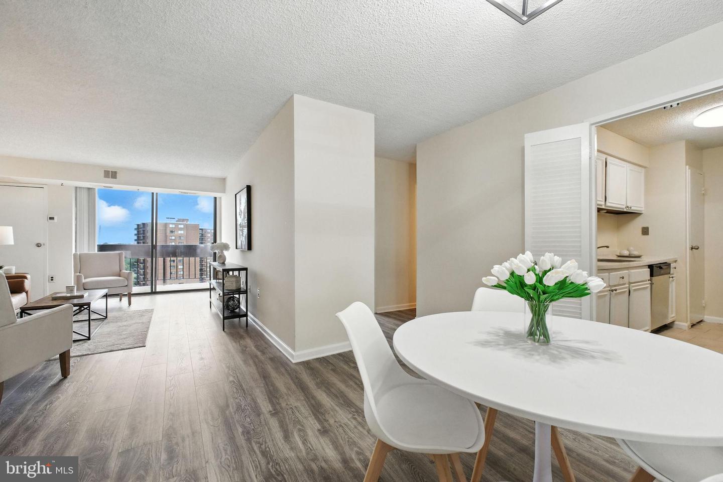 5300 HOLMES RUN PKWY #1210, ALEXANDRIA, Virginia 22304, 1 Bedroom Bedrooms, 2 Rooms Rooms,1 BathroomBathrooms,Residential,For sale,5300 HOLMES RUN PKWY #1210,VAAX2048396 MLS # VAAX2048396
