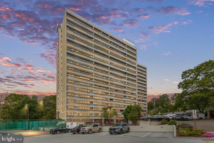 6101 EDSALL RD #702, ALEXANDRIA, Virginia 22304, 2 Bedrooms Bedrooms, 4 Rooms Rooms,2 BathroomsBathrooms,Residential,For sale,6101 EDSALL RD #702,VAAX2048478 MLS # VAAX2048478