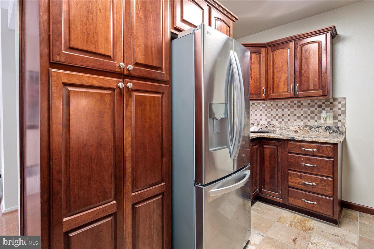 6101 EDSALL RD #702, ALEXANDRIA, Virginia 22304, 2 Bedrooms Bedrooms, 4 Rooms Rooms,2 BathroomsBathrooms,Residential,For sale,6101 EDSALL RD #702,VAAX2048478 MLS # VAAX2048478
