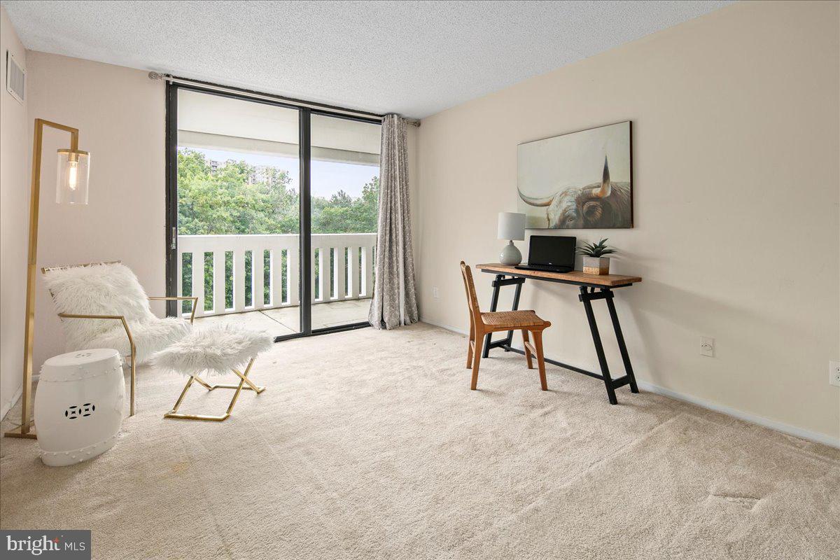 6101 EDSALL RD #702, ALEXANDRIA, Virginia 22304, 2 Bedrooms Bedrooms, 4 Rooms Rooms,2 BathroomsBathrooms,Residential,For sale,6101 EDSALL RD #702,VAAX2048478 MLS # VAAX2048478