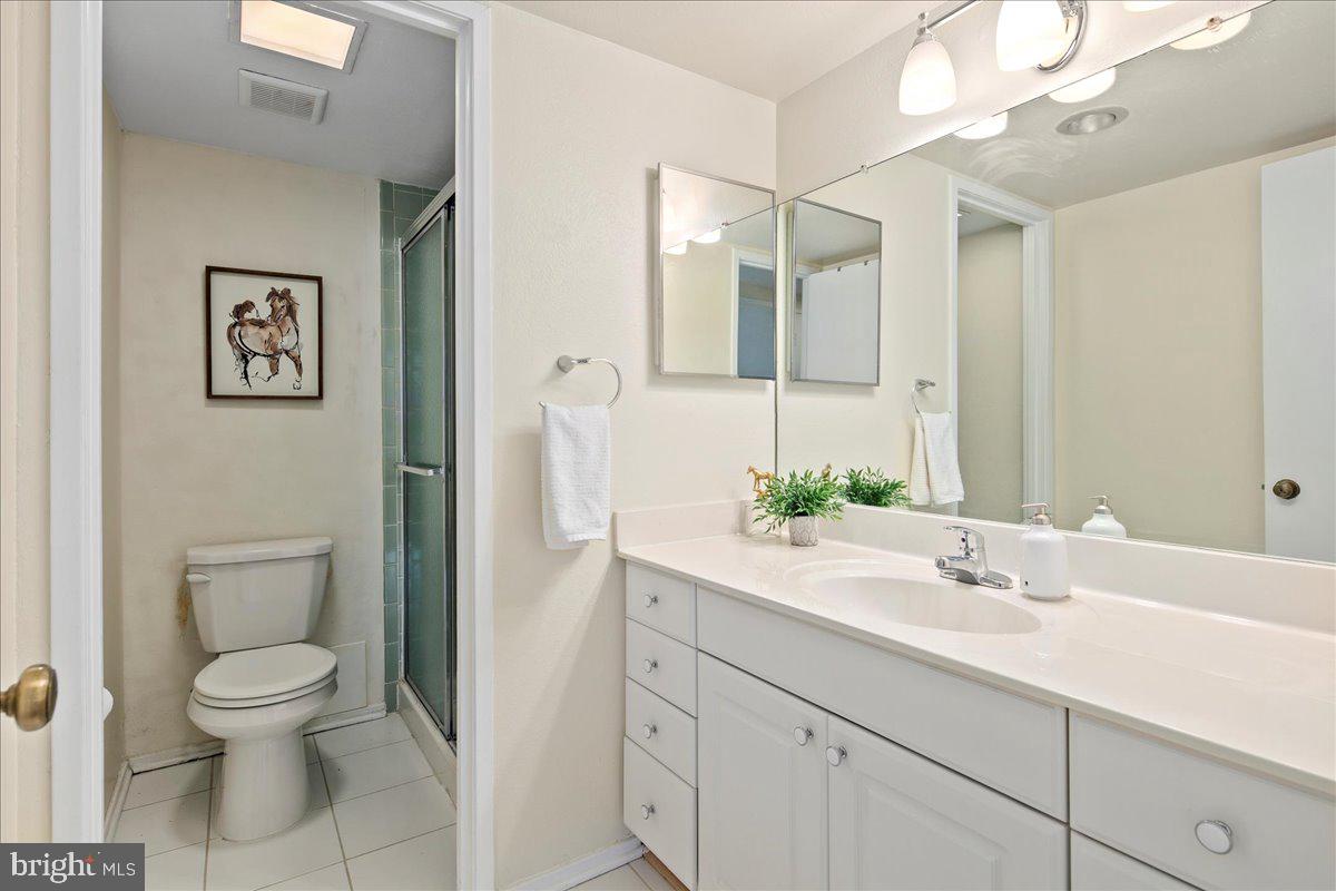 6101 EDSALL RD #702, ALEXANDRIA, Virginia 22304, 2 Bedrooms Bedrooms, 4 Rooms Rooms,2 BathroomsBathrooms,Residential,For sale,6101 EDSALL RD #702,VAAX2048478 MLS # VAAX2048478