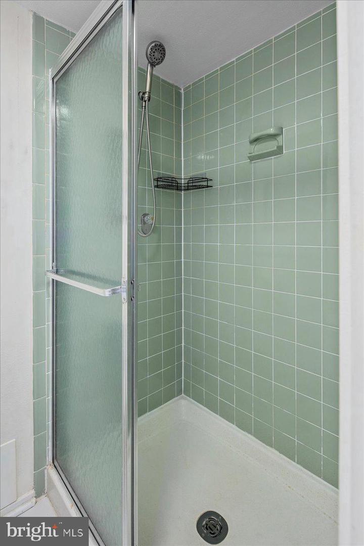 6101 EDSALL RD #702, ALEXANDRIA, Virginia 22304, 2 Bedrooms Bedrooms, 4 Rooms Rooms,2 BathroomsBathrooms,Residential,For sale,6101 EDSALL RD #702,VAAX2048478 MLS # VAAX2048478