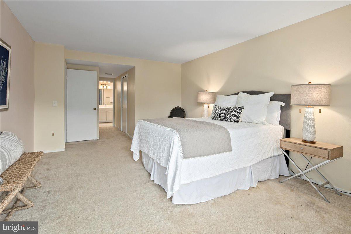 6101 EDSALL RD #702, ALEXANDRIA, Virginia 22304, 2 Bedrooms Bedrooms, 4 Rooms Rooms,2 BathroomsBathrooms,Residential,For sale,6101 EDSALL RD #702,VAAX2048478 MLS # VAAX2048478
