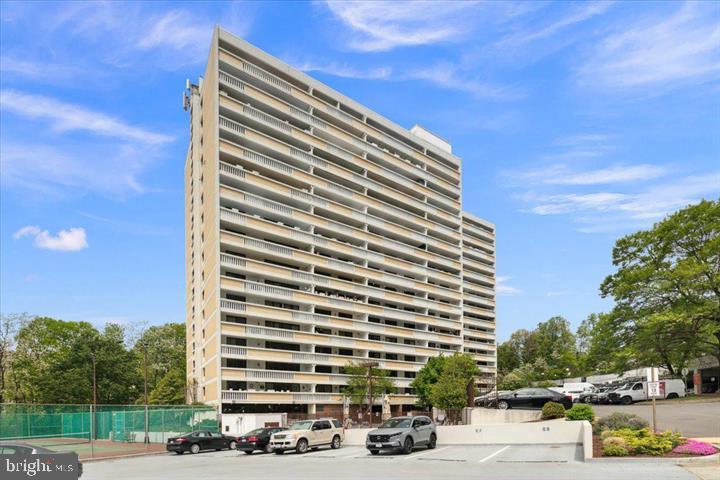6101 EDSALL RD #702, ALEXANDRIA, Virginia 22304, 2 Bedrooms Bedrooms, 4 Rooms Rooms,2 BathroomsBathrooms,Residential,For sale,6101 EDSALL RD #702,VAAX2048478 MLS # VAAX2048478