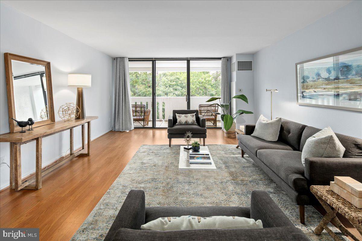 6101 EDSALL RD #702, ALEXANDRIA, Virginia 22304, 2 Bedrooms Bedrooms, 4 Rooms Rooms,2 BathroomsBathrooms,Residential,For sale,6101 EDSALL RD #702,VAAX2048478 MLS # VAAX2048478