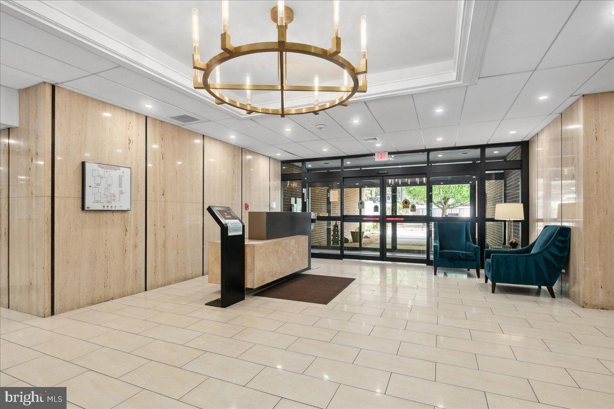 6101 EDSALL RD #702, ALEXANDRIA, Virginia 22304, 2 Bedrooms Bedrooms, 4 Rooms Rooms,2 BathroomsBathrooms,Residential,For sale,6101 EDSALL RD #702,VAAX2048478 MLS # VAAX2048478