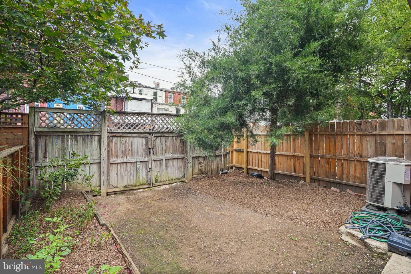 1511 CAROLINE ST NW, WASHINGTON, District Of Columbia 20009, 2 Bedrooms Bedrooms, ,1 BathroomBathrooms,Residential,For sale,1511 CAROLINE ST NW,DCDC2214978 MLS # DCDC2214978