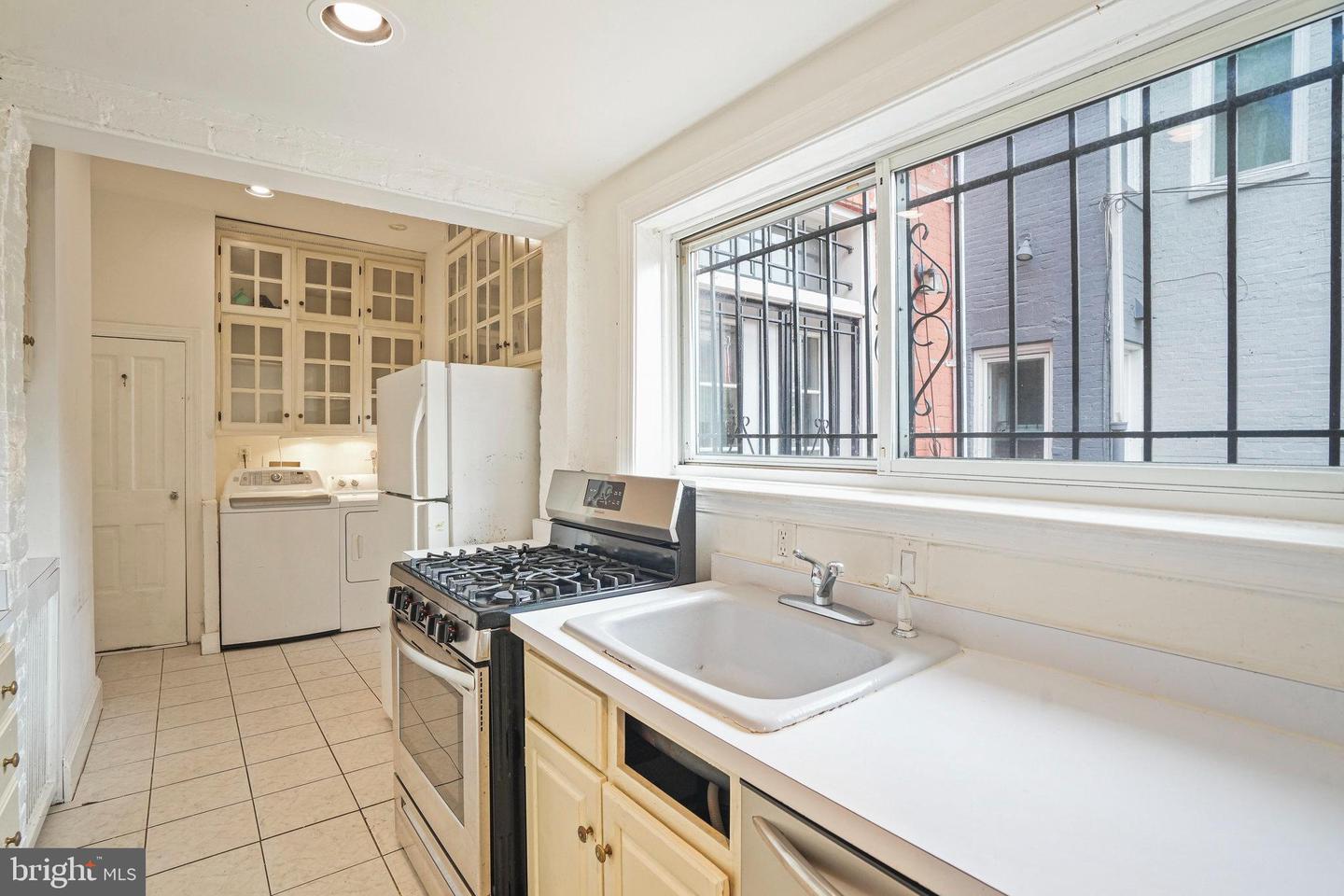 1511 CAROLINE ST NW, WASHINGTON, District Of Columbia 20009, 2 Bedrooms Bedrooms, ,1 BathroomBathrooms,Residential,For sale,1511 CAROLINE ST NW,DCDC2214978 MLS # DCDC2214978