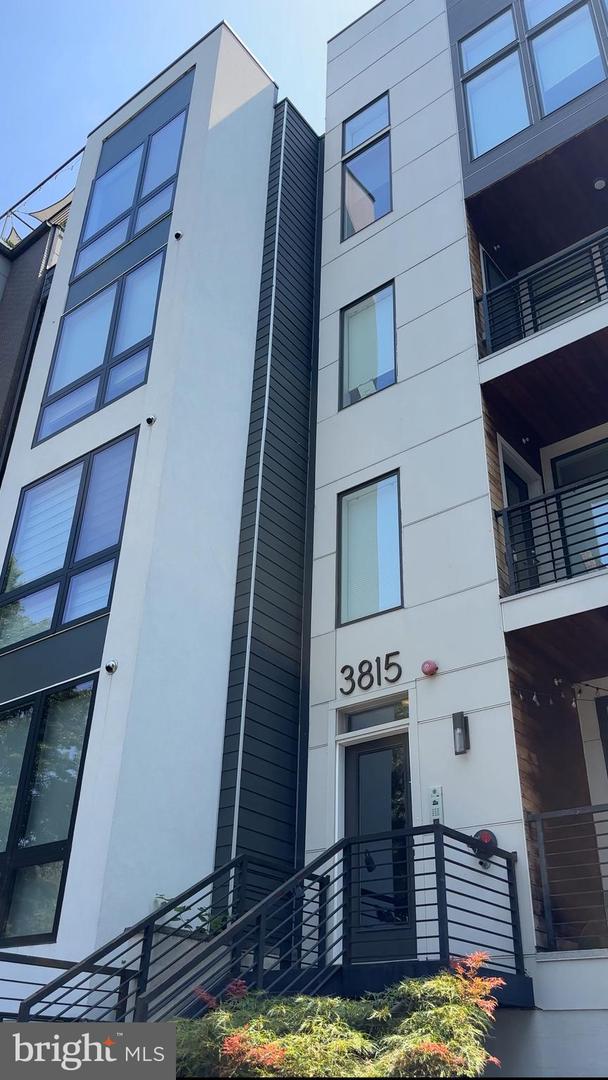 3815 14TH ST NW #3, WASHINGTON, District Of Columbia 20011, 2 Bedrooms Bedrooms, ,2 BathroomsBathrooms,Residential,For sale,3815 14TH ST NW #3,DCDC2214992 MLS # DCDC2214992