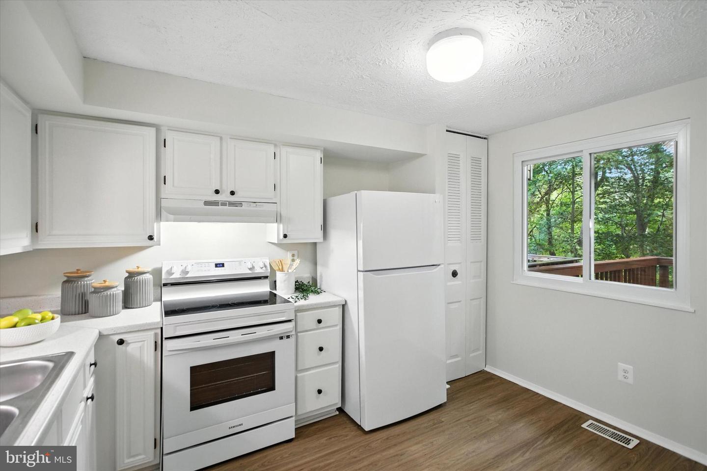8025 ORANGE PLANK RD, SPRINGFIELD, Virginia 22153, 3 Bedrooms Bedrooms, ,3 BathroomsBathrooms,Residential,For sale,8025 ORANGE PLANK RD,VAFX2261426 MLS # VAFX2261426