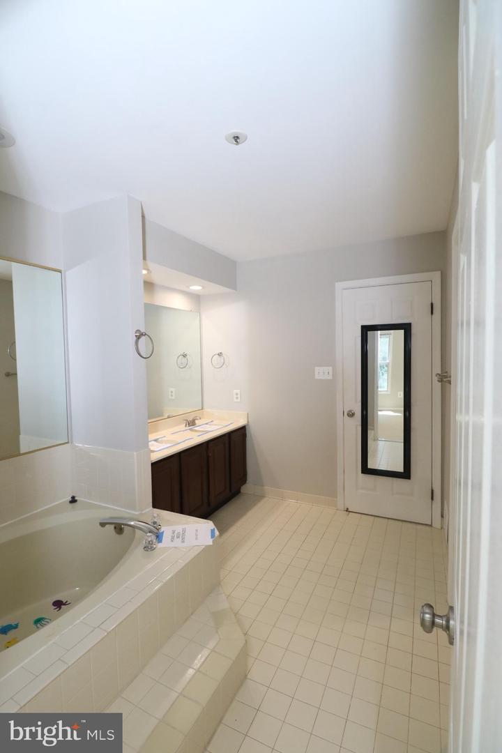 7854 BLUE GRAY CIR, MANASSAS, Virginia 20109, 3 Bedrooms Bedrooms, ,2 BathroomsBathrooms,Residential,For sale,7854 BLUE GRAY CIR,VAPW2101914 MLS # VAPW2101914