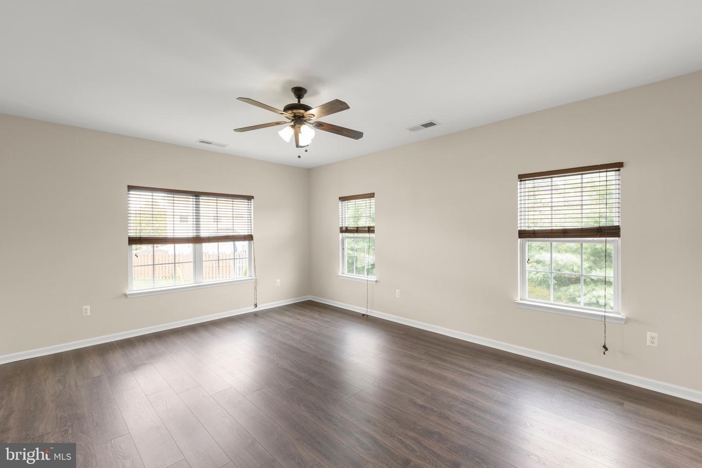 205 KINTYRE LN, STEPHENS CITY, Virginia 22655, 3 Bedrooms Bedrooms, ,2 BathroomsBathrooms,Residential,For sale,205 KINTYRE LN,VAFV2036290 MLS # VAFV2036290